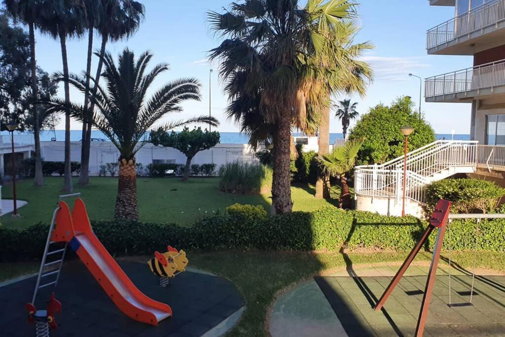 Incredible Seafront With Sunrise And Sunset Views Apartamento Benicàssim Exterior foto