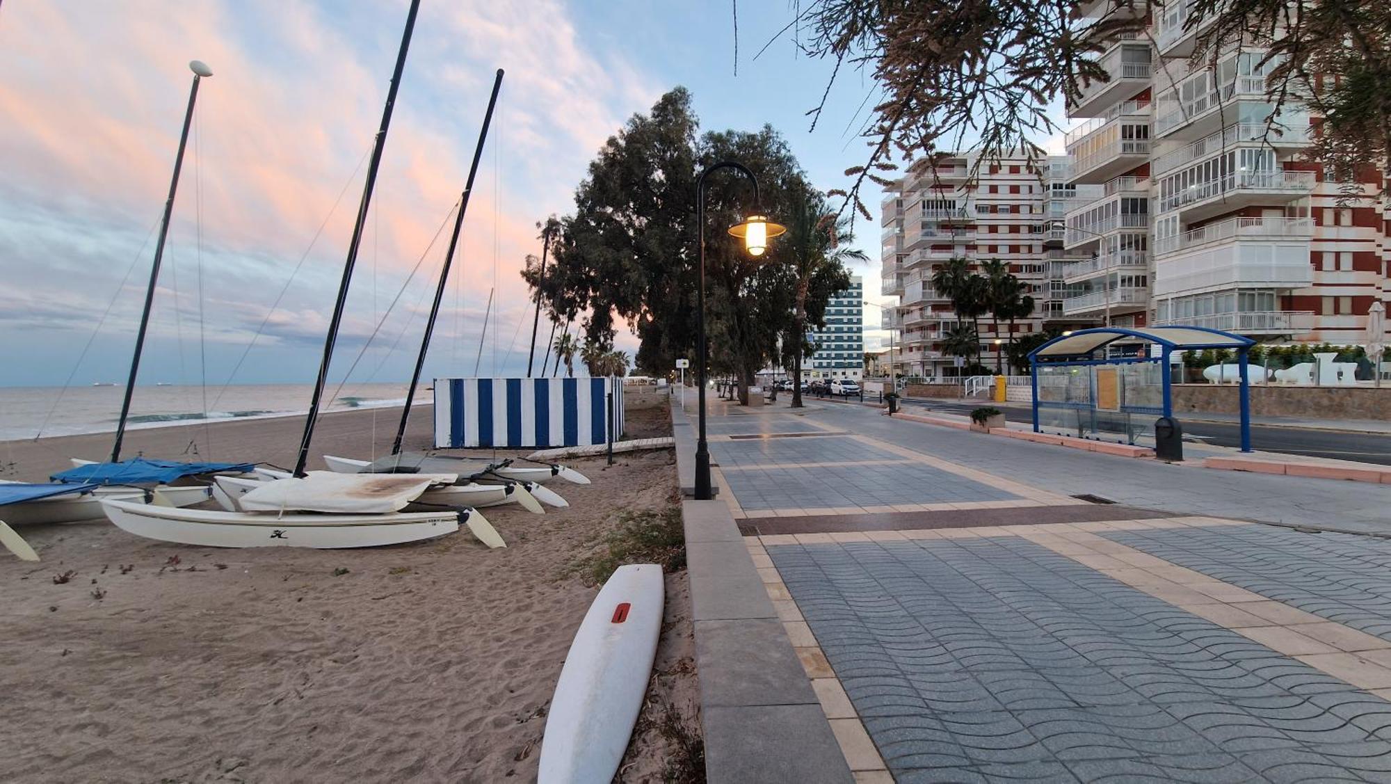 Incredible Seafront With Sunrise And Sunset Views Apartamento Benicàssim Exterior foto